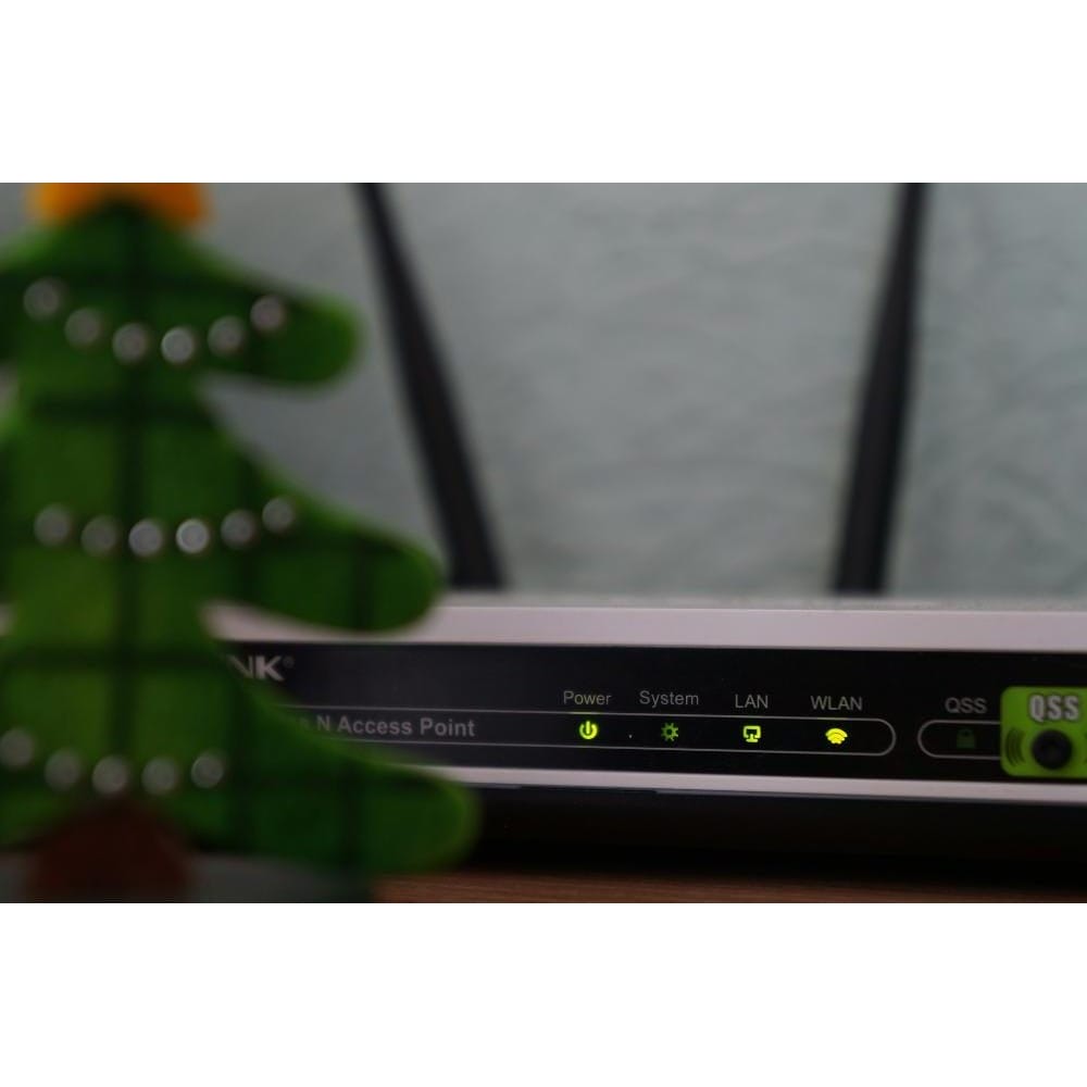 Mesh vs. Traditional Routers: Why Ubiquiti Wireless Mesh Systems Stand Out Mesh Router System